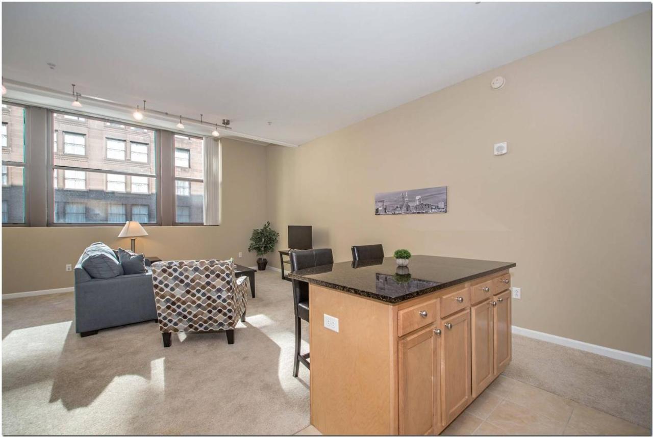 Central & Charming 2 Bedroom In Downtown Cleveland Extérieur photo